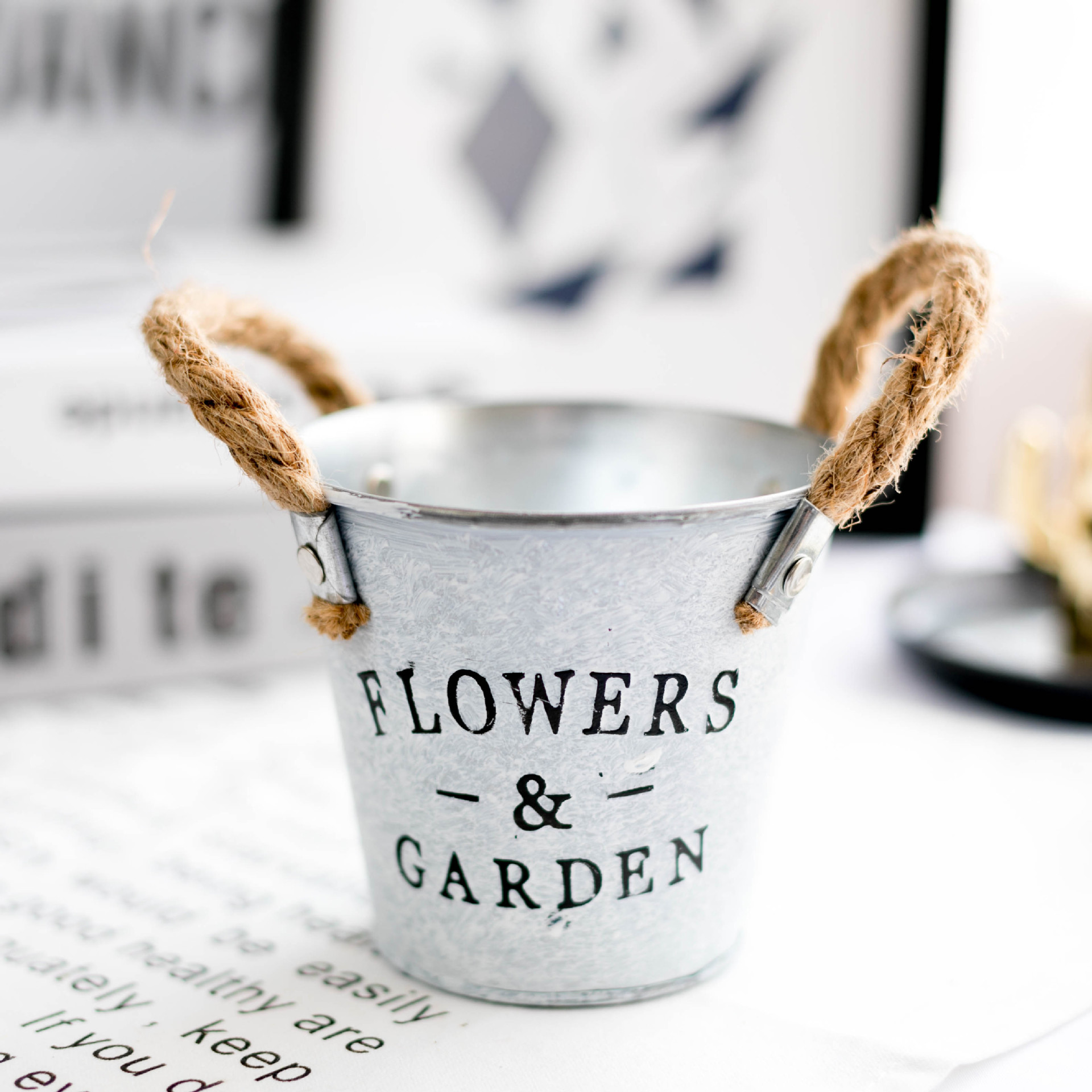 Antique-Style Distressed Metal Flower Pot - Whitewashed Small Tin Bucket with Alphabet Design for Succulents, Balcony & Home Decor